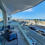 Zev-s10 Apartment *