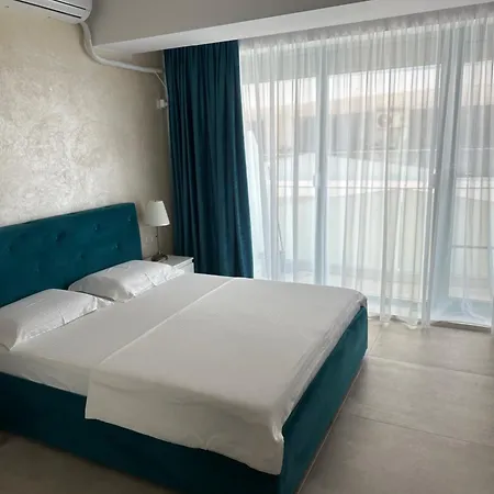 Zev-s10 Apartment