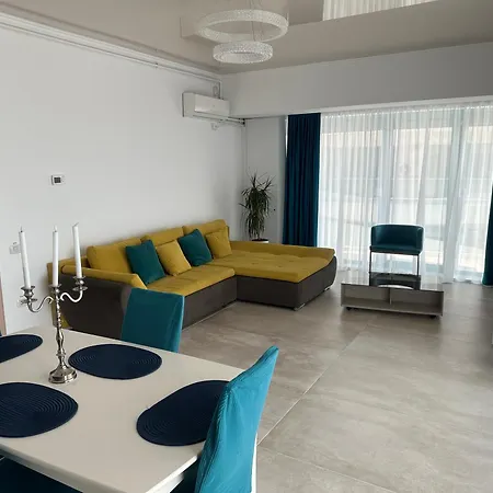 Zev-s10 Apartment *